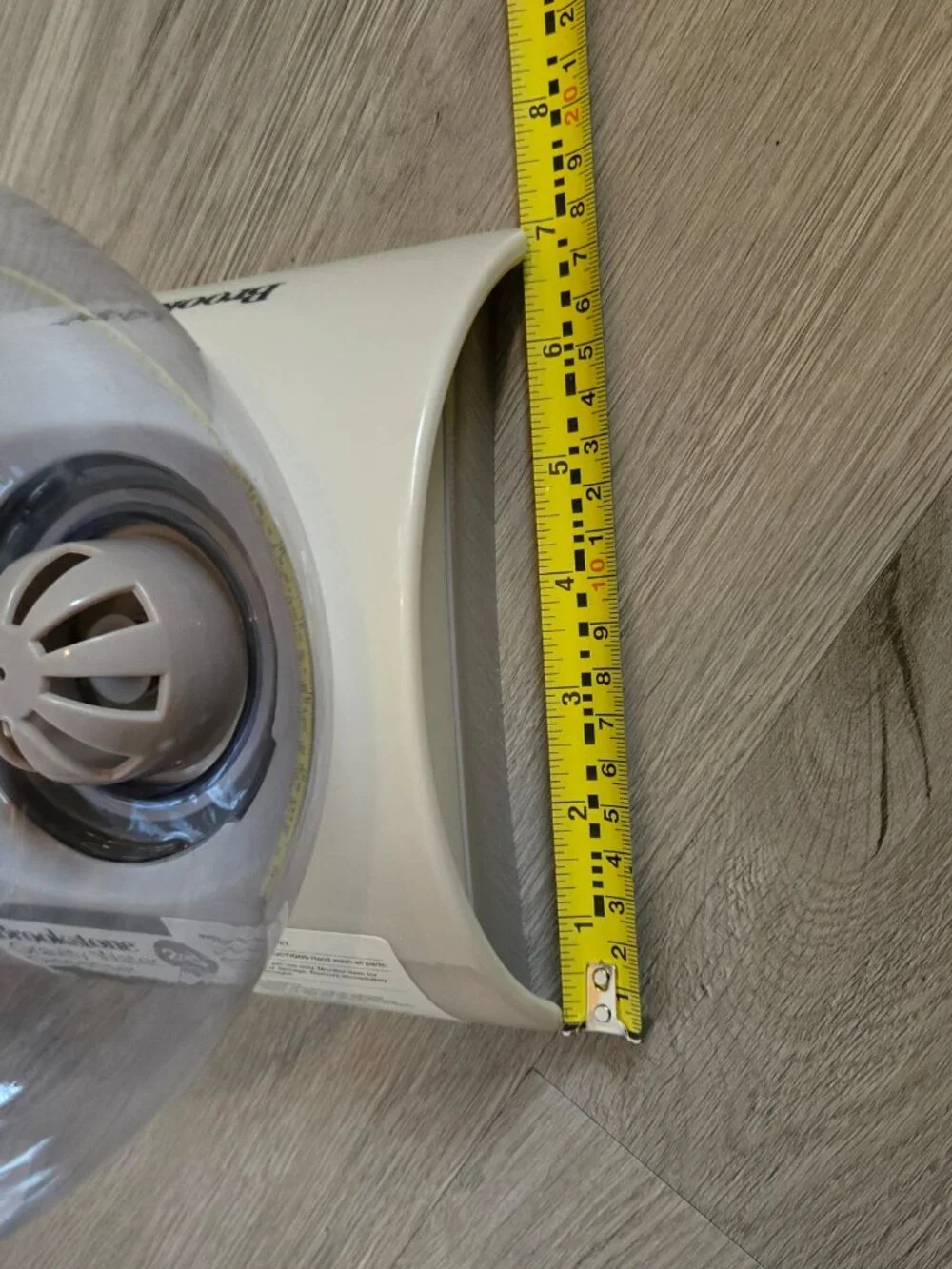 NWT - Gravity pet water dispenser